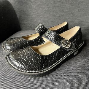 Alegria Paloma Black Mary Jane Wedge Shoe Size 38 US 7.5 PAL-531 Tooled Floral